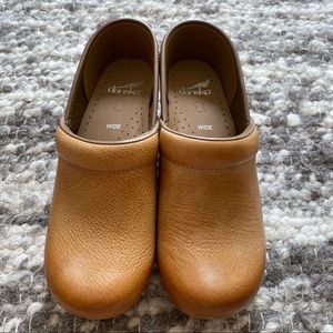 NIB Dansko Professional Clogs - Honey Distressed - EU 38 Wide